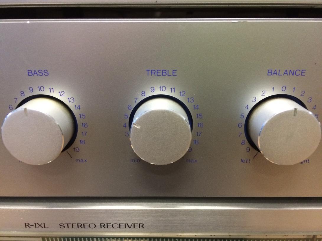 Wzmacniacze stereo - Regulacja barwy dźwięku