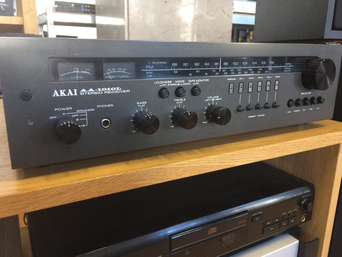 AKAI AA-1010L  Test Amplitunera 